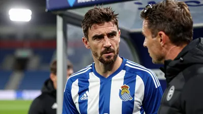 Real Sociedad ha iniciado conversaciones por Héctor Fort, lateral derecho del FC Barcelona, que podría dejar el club tras...