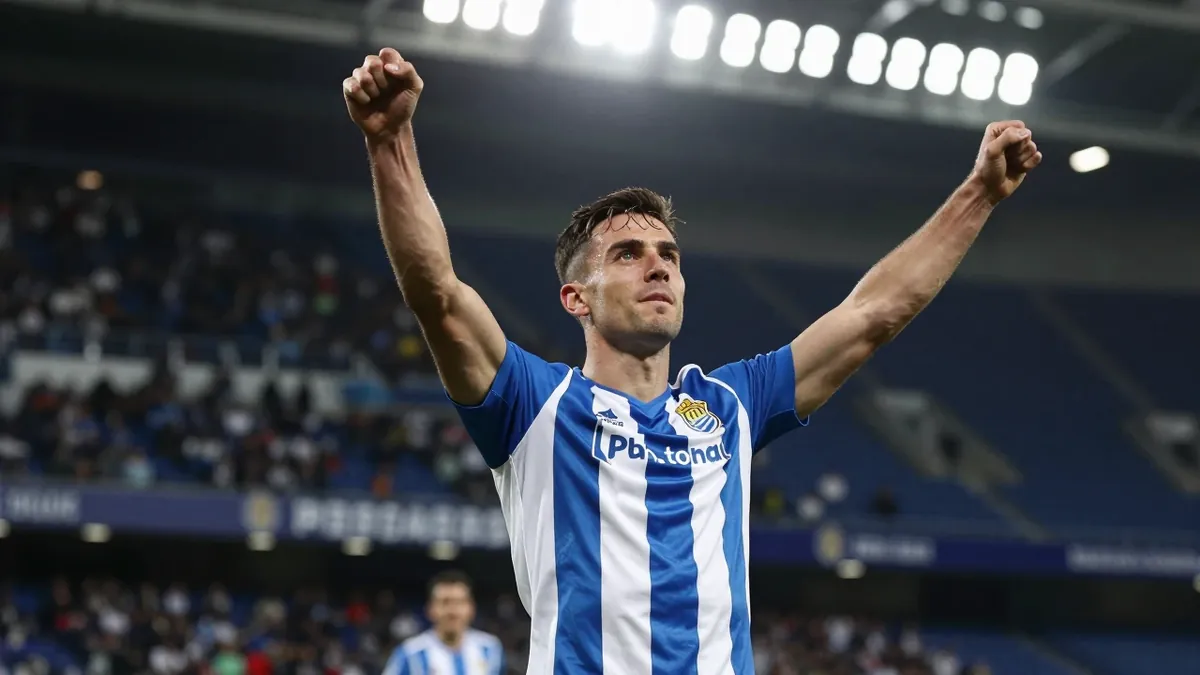 La Real Sociedad logró su primer triunfo de la temporada en LaLiga al derrotar 2-1 al Espanyol en Anoeta, con goles de...