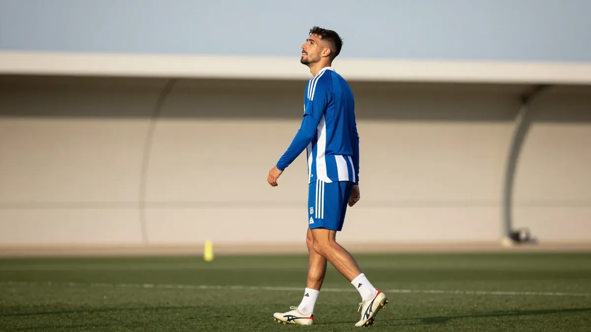 La Real Sociedad regresa a la Liga este domingo en Anoeta ante el Deportivo con la baja por lesión de Aramburu y la...