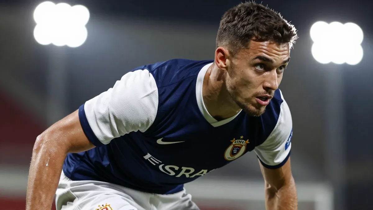 La Real Sociedad sondea a Héctor Fort como opción para reforzar el lateral derecho, pero la operación es muy difícil...